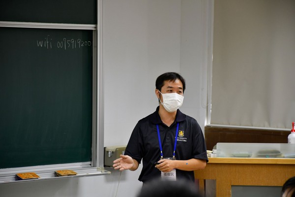 1-810.jpg